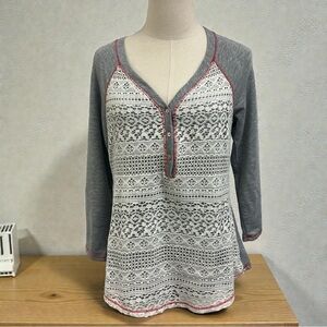 Maurices Gray and White Long Sleeve Lace Tee